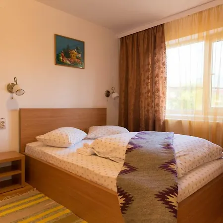 Guest house Pensiunea Colt De Munte 3*